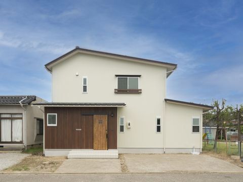 LDKと和室が繋がった広々空間の家