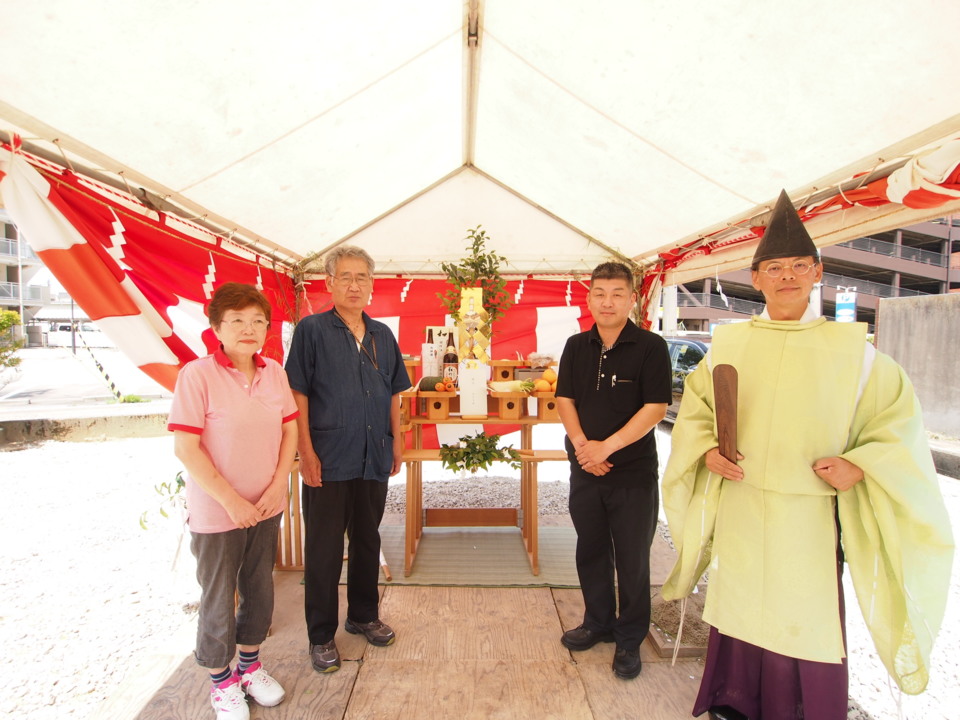 地鎮祭 家族と神主さん